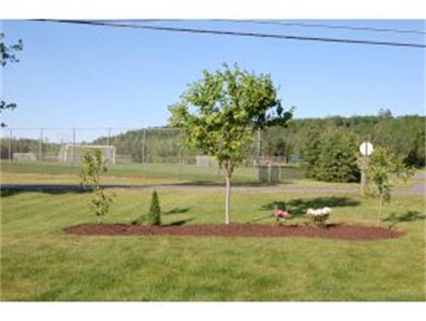 97 West Road, Unit B Londonderry, NH 03053 - Photo 3 of 19 Gallery Image 3