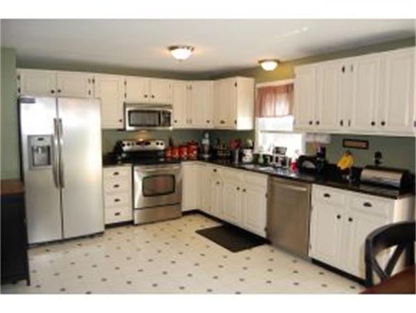 97 West Road, Unit B Londonderry, NH 03053 - Photo 5 of 19 Gallery Image 5