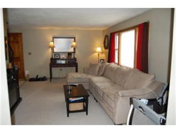 97 West Road, Unit B Londonderry, NH 03053 - Photo 6 of 19 Gallery Image 6