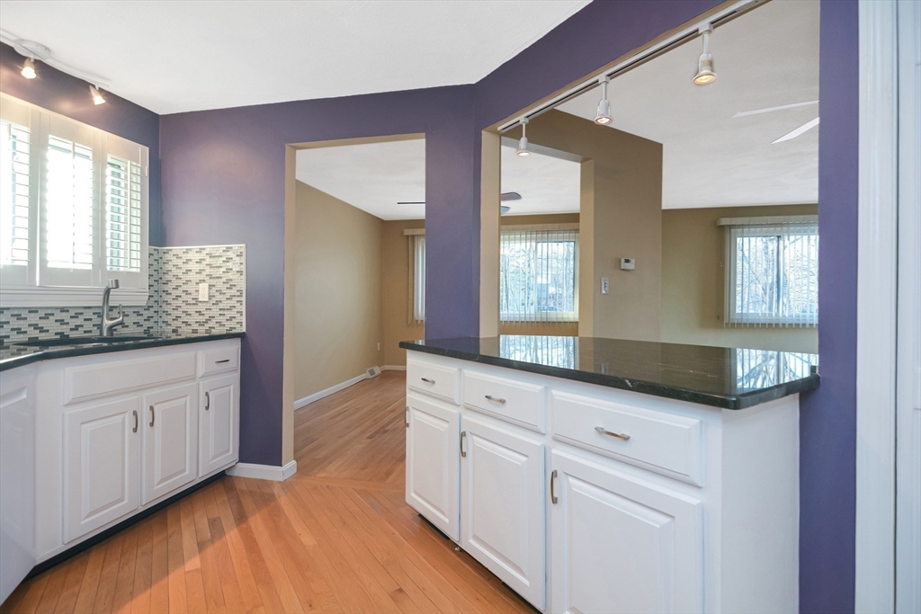90 Mountain Gate Road, Unit 90 Ashland, MA 01721 - Photo 8 of 29 a spacious bathroom with double sink and a mirror