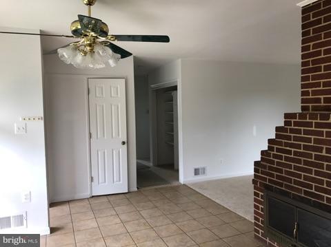 5348 Ravensworth Road Springfield, VA 22151 - Photo 14 of 26 Living Room