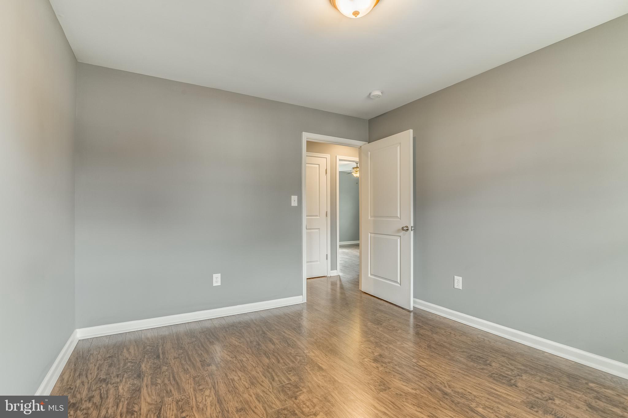 906 East Roanoke Road Sterling, VA 20164 - Photo 19 of 37 Gallery Image 19
