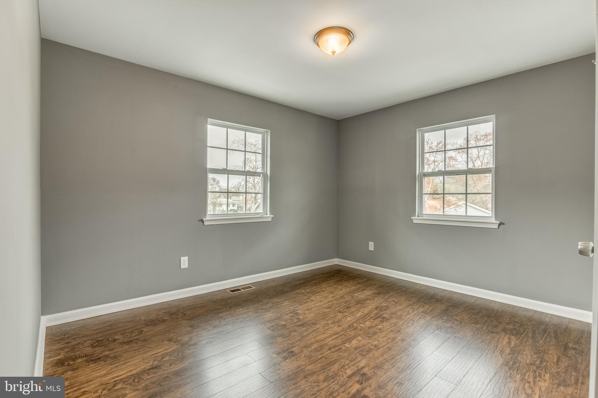 906 East Roanoke Road Sterling, VA 20164 - Photo 23 of 37 Gallery Image 23