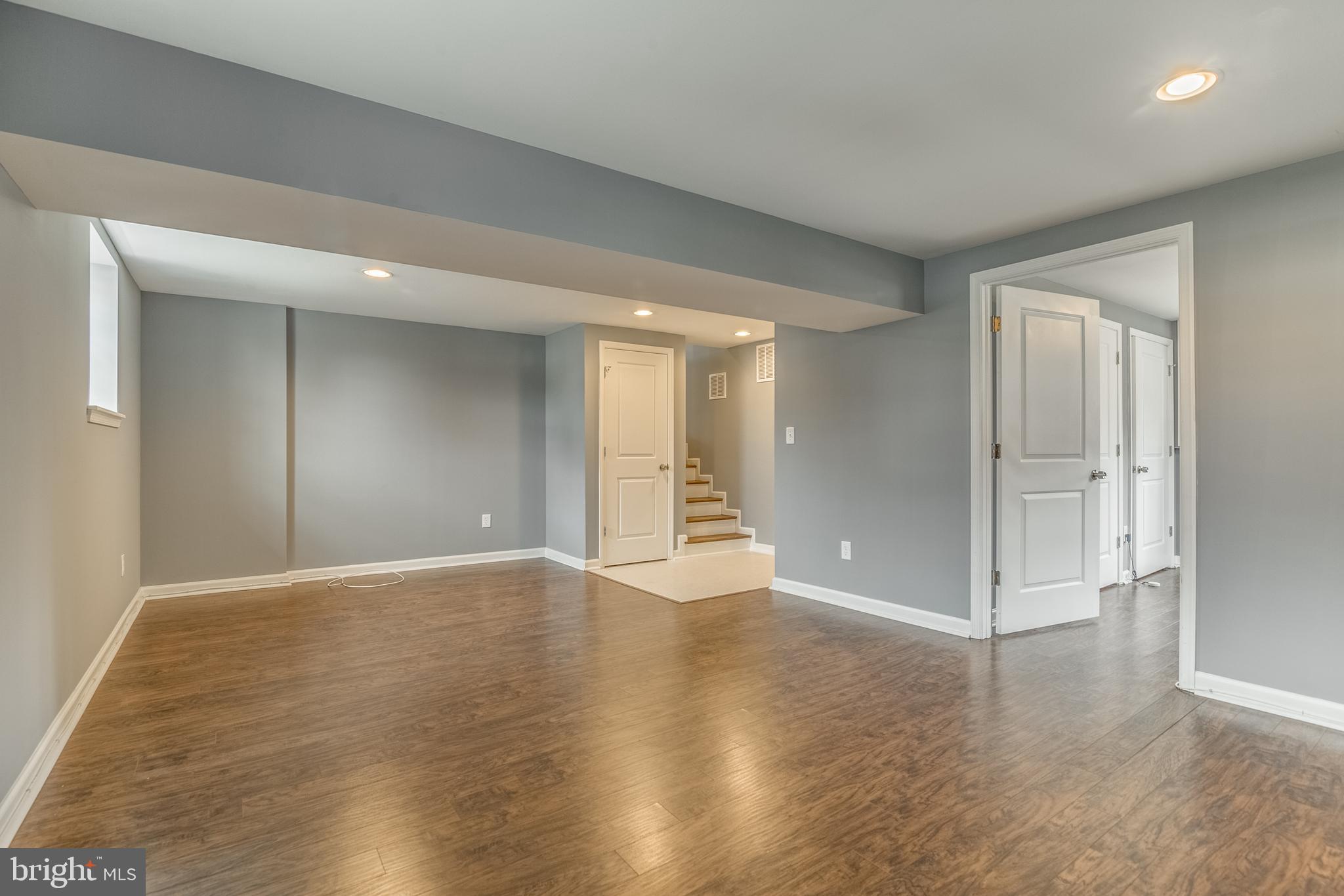 906 East Roanoke Road Sterling, VA 20164 - Photo 27 of 37 Gallery Image 27