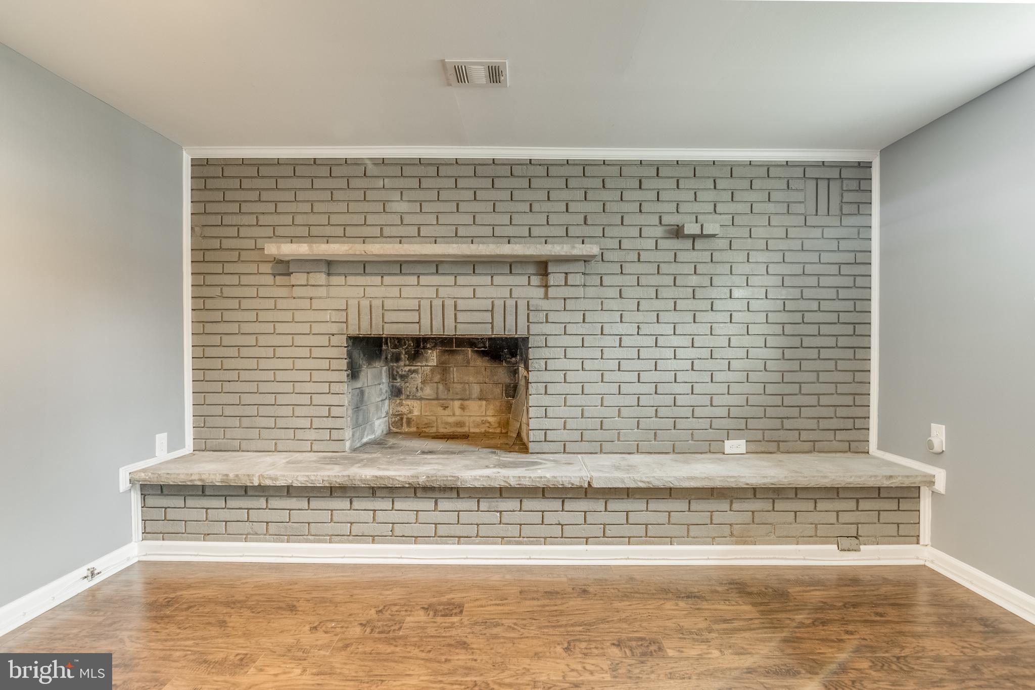 906 East Roanoke Road Sterling, VA 20164 - Photo 28 of 37 Gallery Image 28