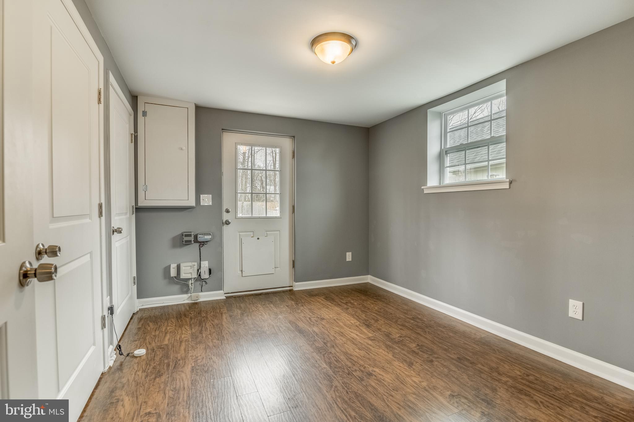 906 East Roanoke Road Sterling, VA 20164 - Photo 29 of 37 Gallery Image 29