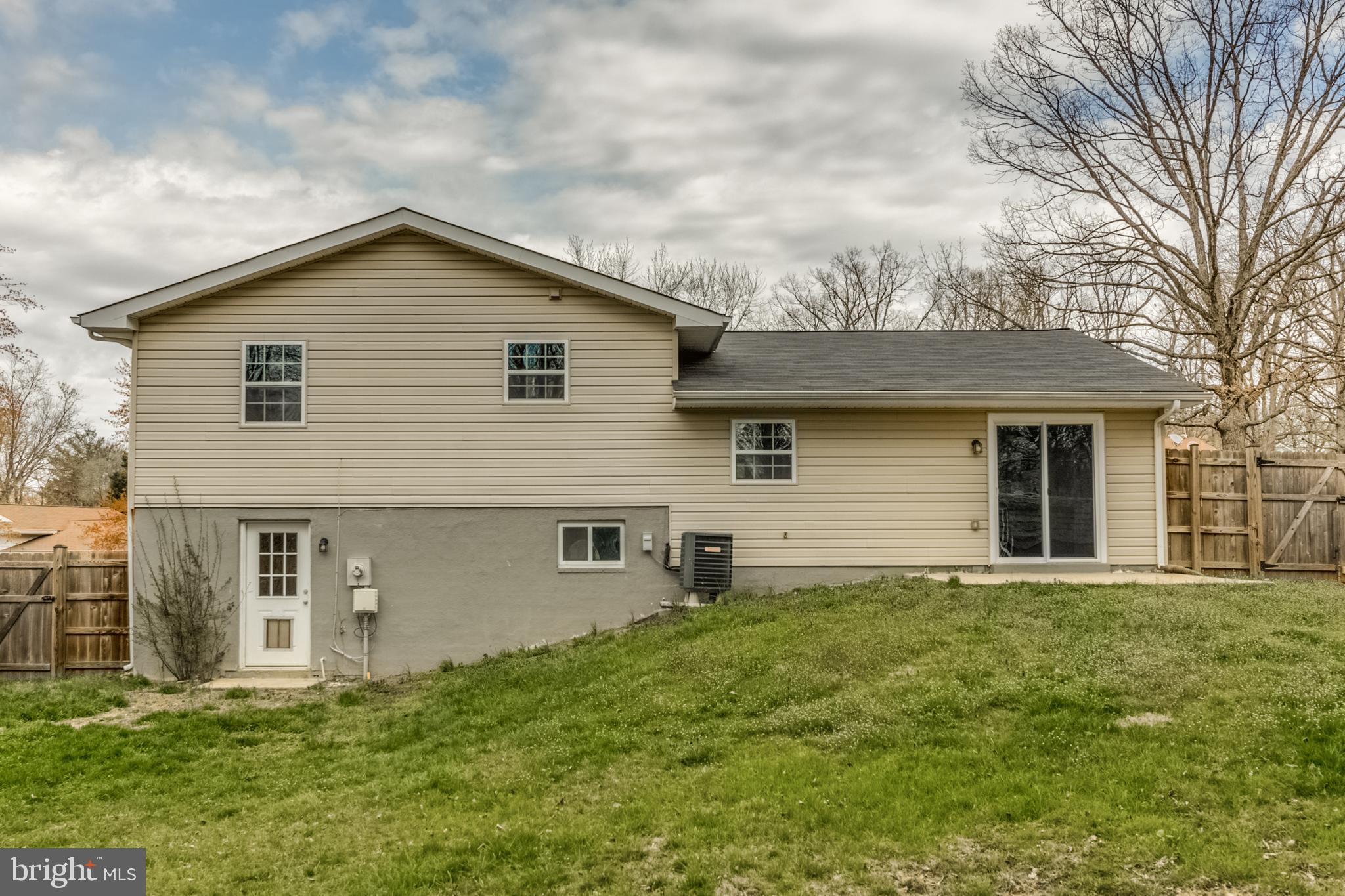 906 East Roanoke Road Sterling, VA 20164 - Photo 36 of 37 Gallery Image 36