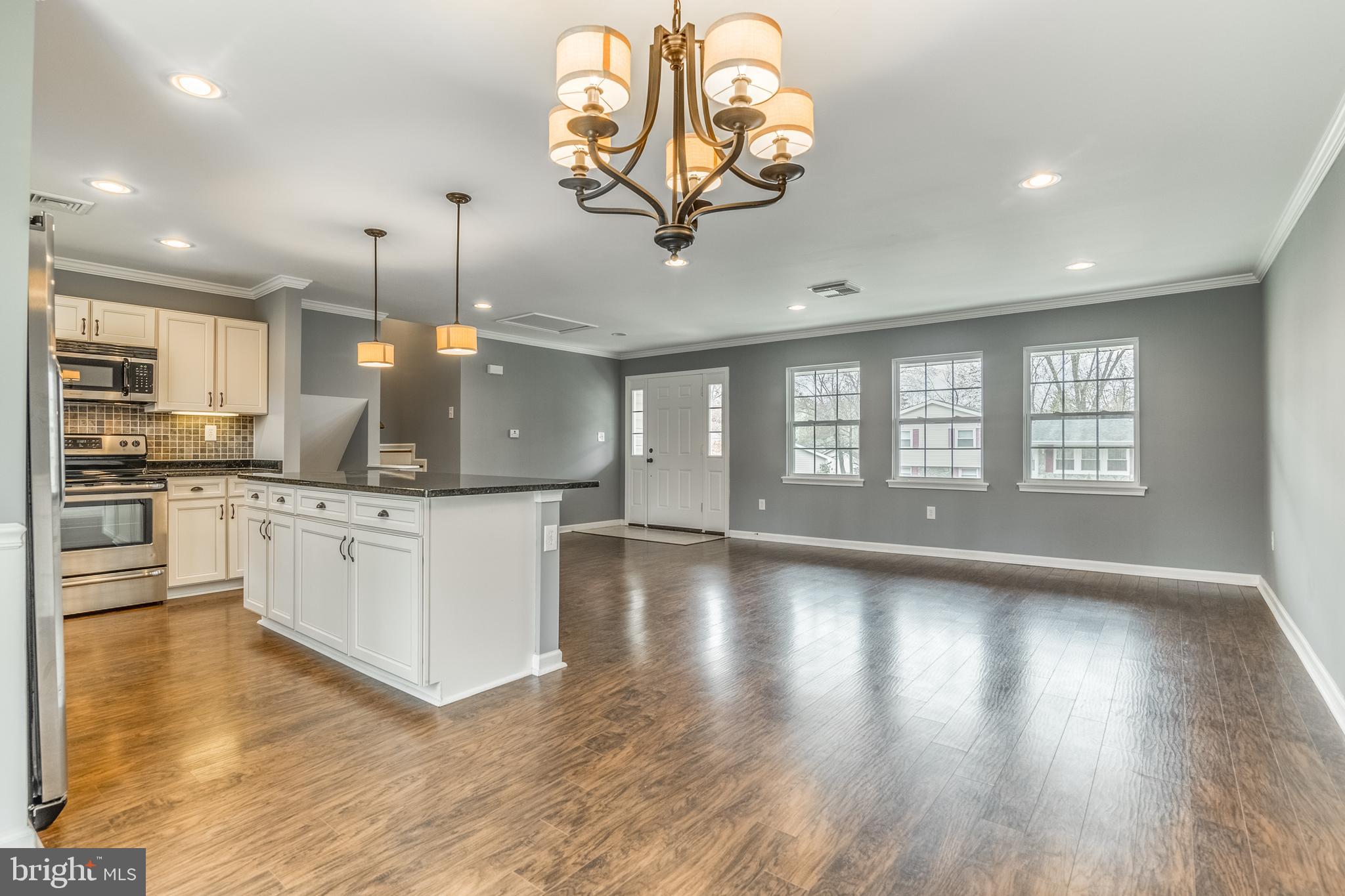 906 East Roanoke Road Sterling, VA 20164 - Photo 8 of 37 Gallery Image 8