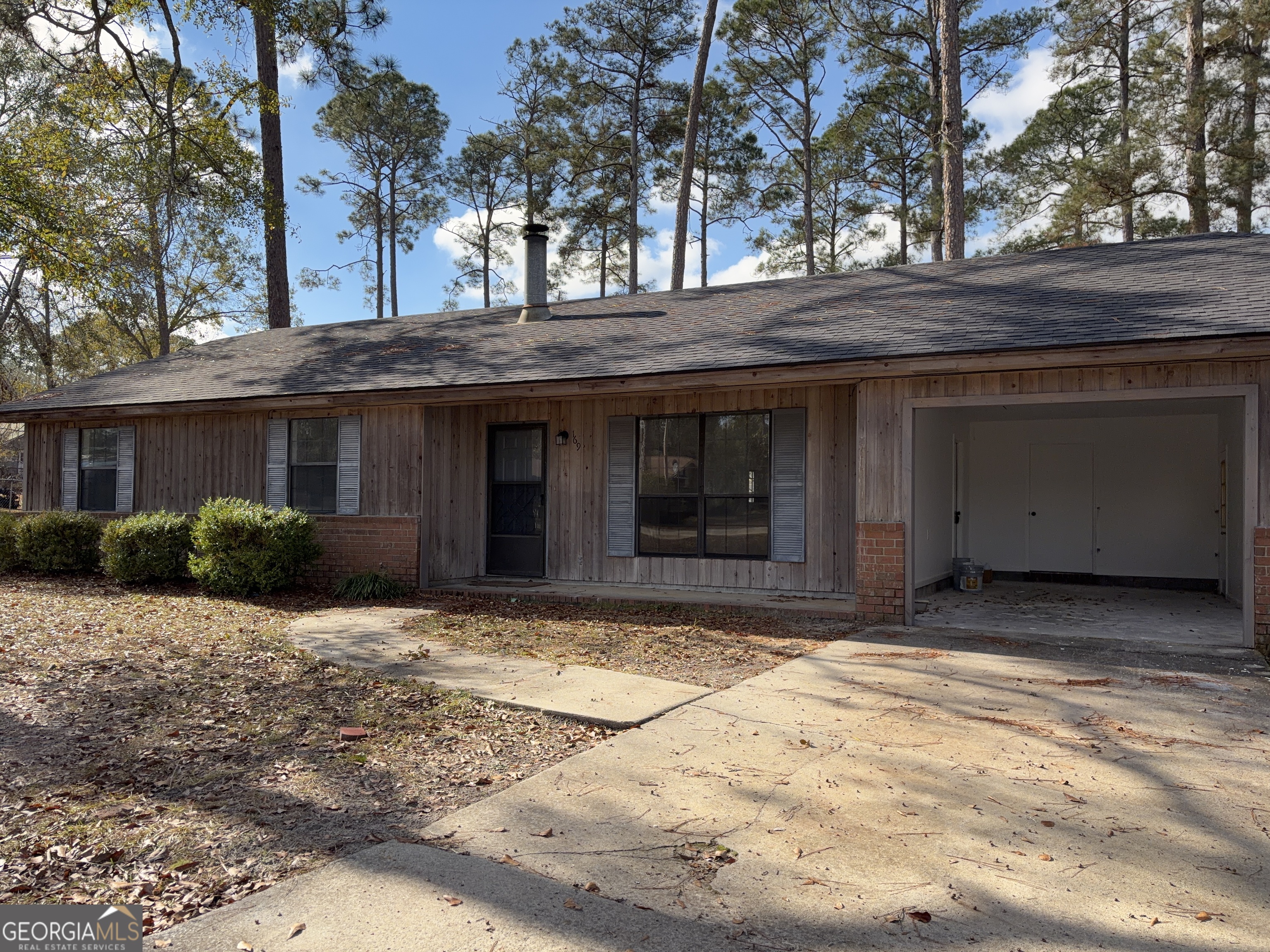 169 Ext N Jefferson Street Lyons, GA 30436 - Photo 2 of 18 a view of a house with a tree