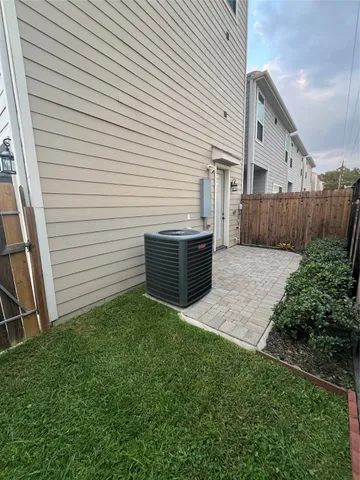 $2,650 | 11019 Cane Oak Way, Houston, TX 77043