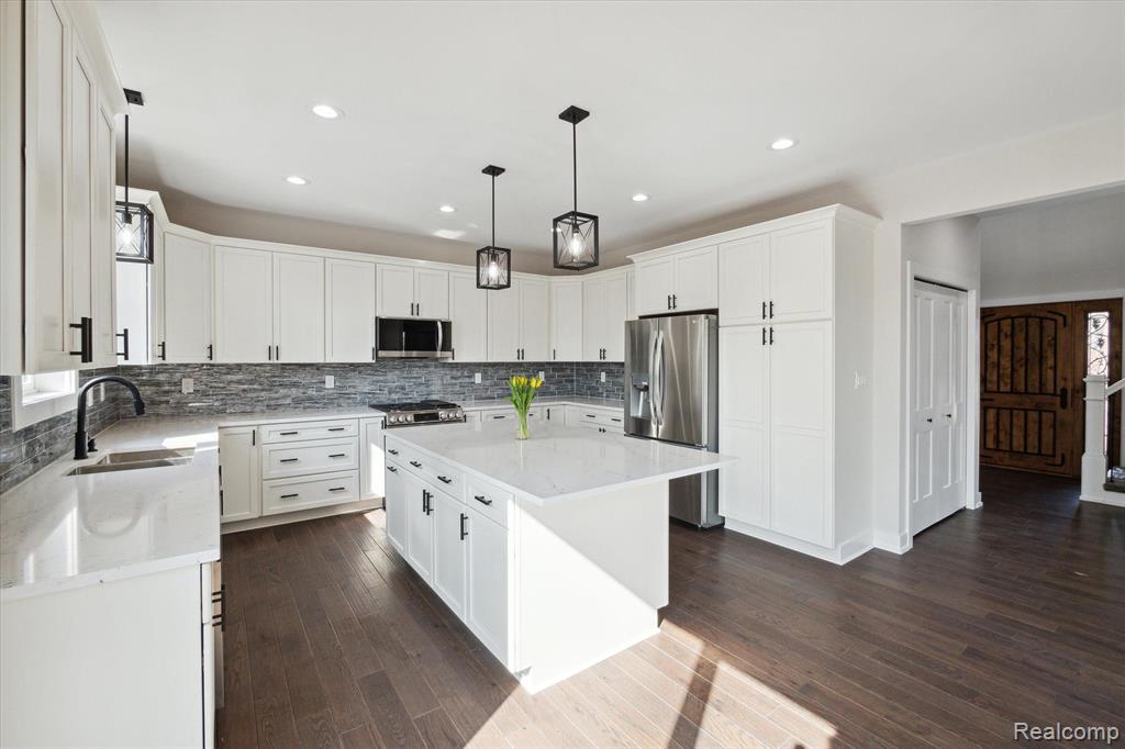 241 Maplehill Road Rochester Hills, MI 48306 - Photo 11 of 46