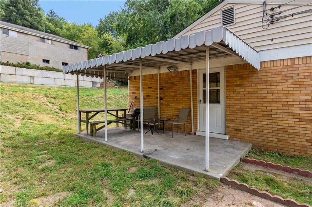 349 Siebert Road Pittsburgh, PA 15237 - Photo 23 of 32