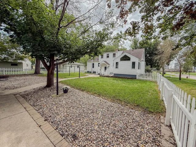 $203,000 | 708 East Elm Avenue, Olivia, MN 56277