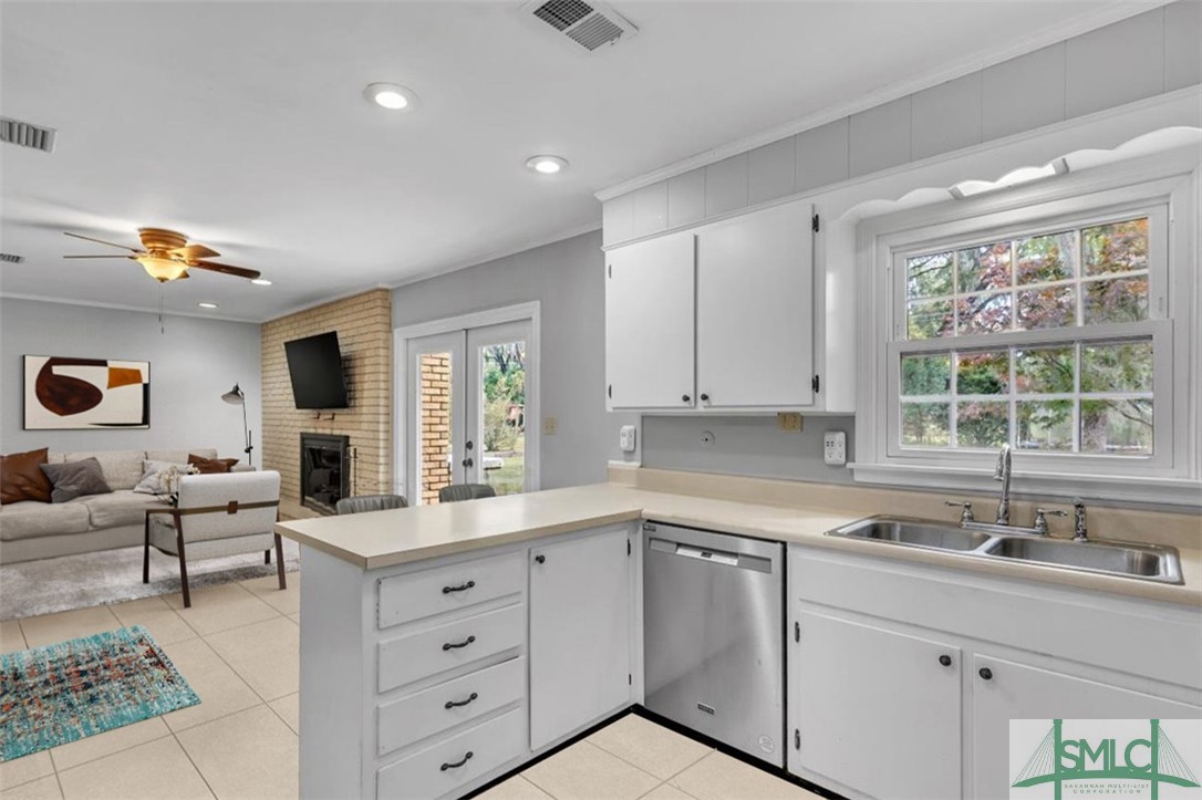 5 South Lancaster Road Savannah, GA 31410 - Photo 12 of 38