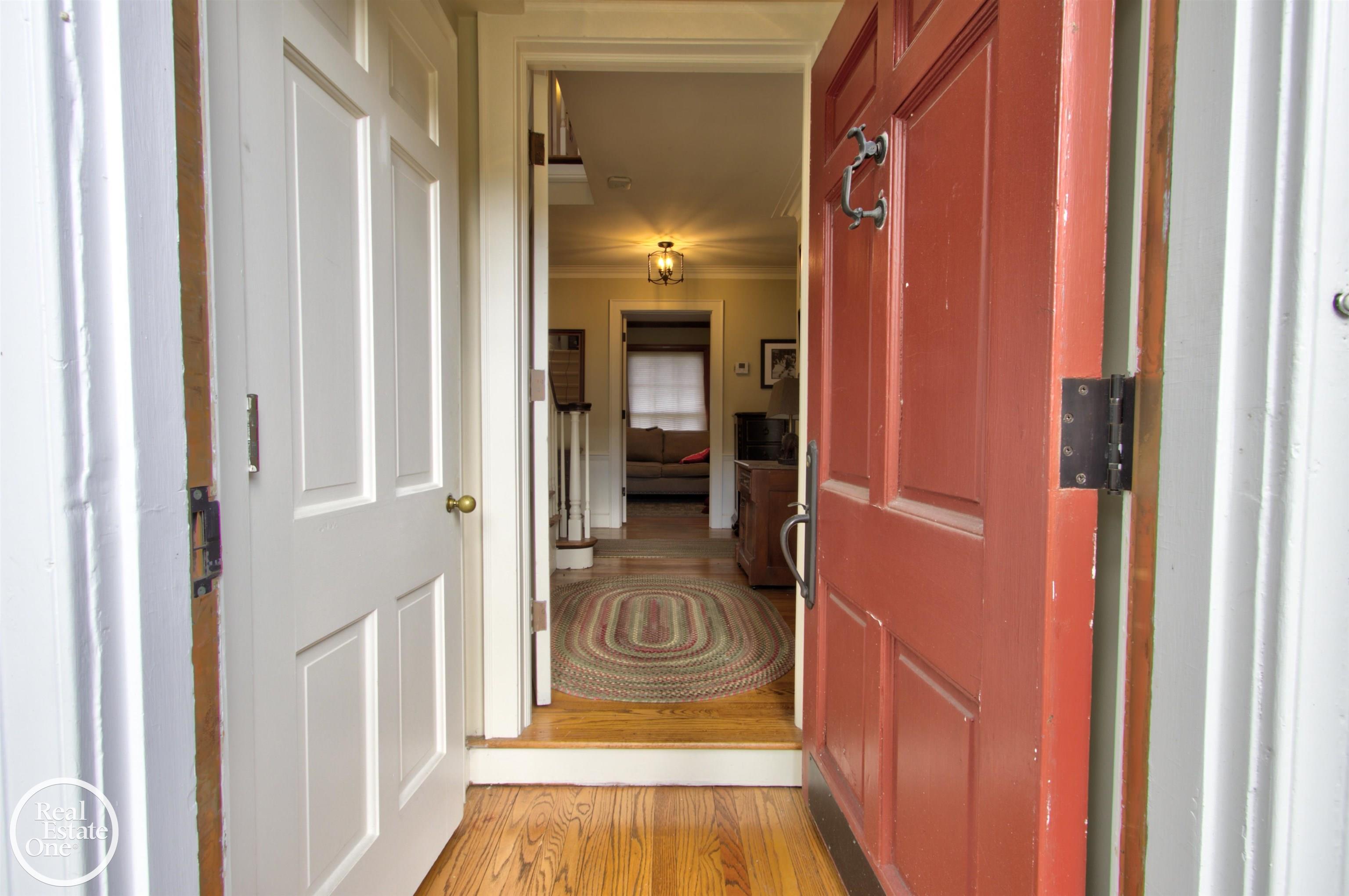 203 Ridge Road Grosse Pointe Farms, MI 48236 - Photo 9 of 51