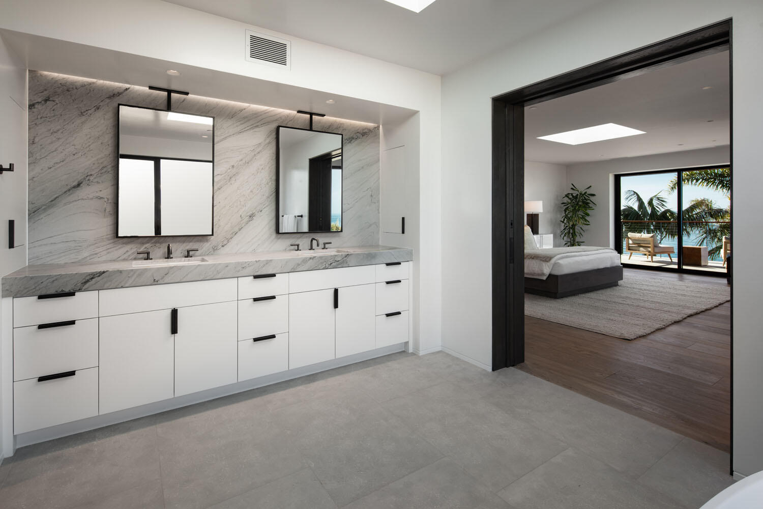 1547-1553 Shoreline Drive Santa Barbara, CA 93109 - Photo 16 of 34 Primary Bathroom