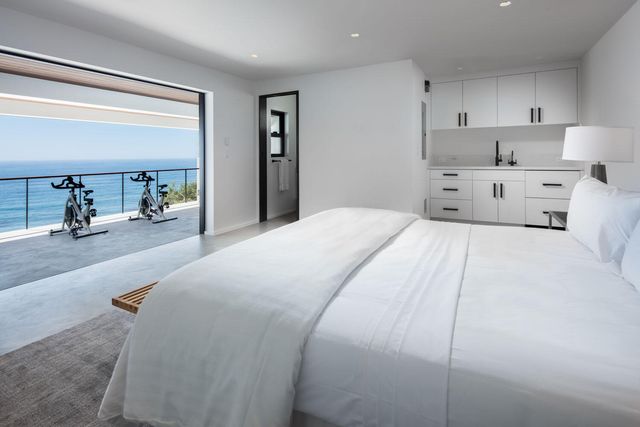 $16,200,000 | 1547-1553 Shoreline Drive, Santa Barbara, CA 93109