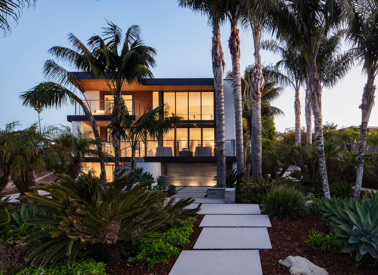 1547-1553 Shoreline Drive Santa Barbara, CA 93109 - Photo 7 of 34 Back Exterior