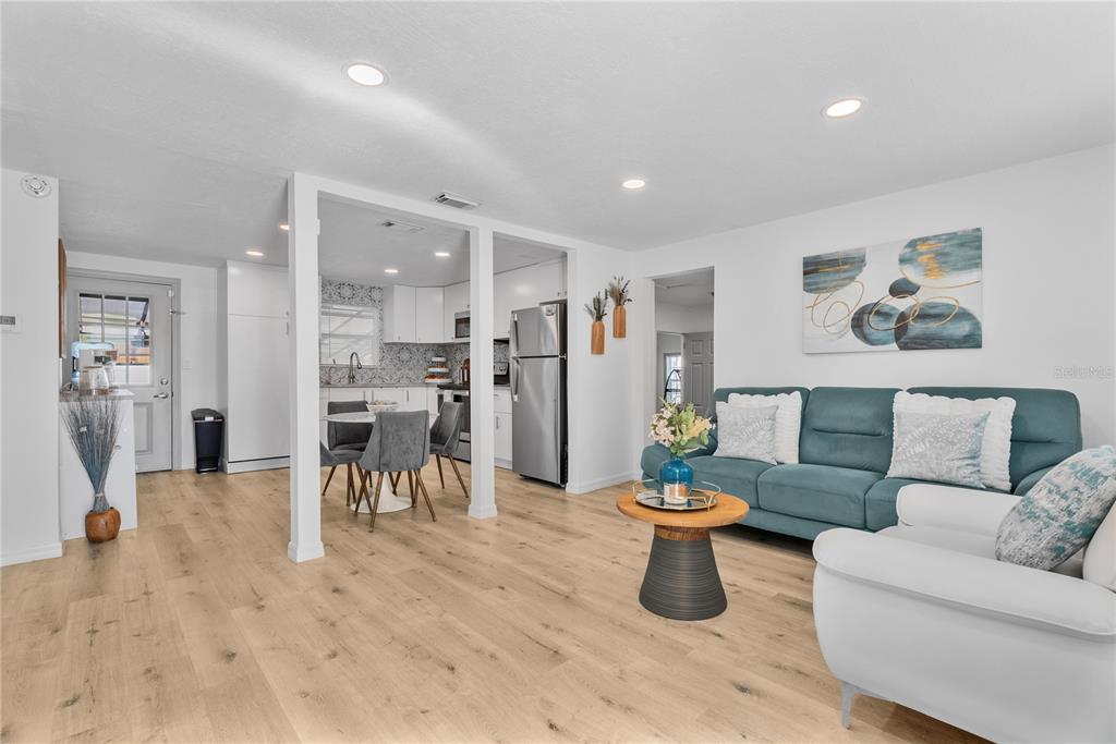 1237 Marygon Street Kissimmee, FL 34744 - Photo 4 of 37