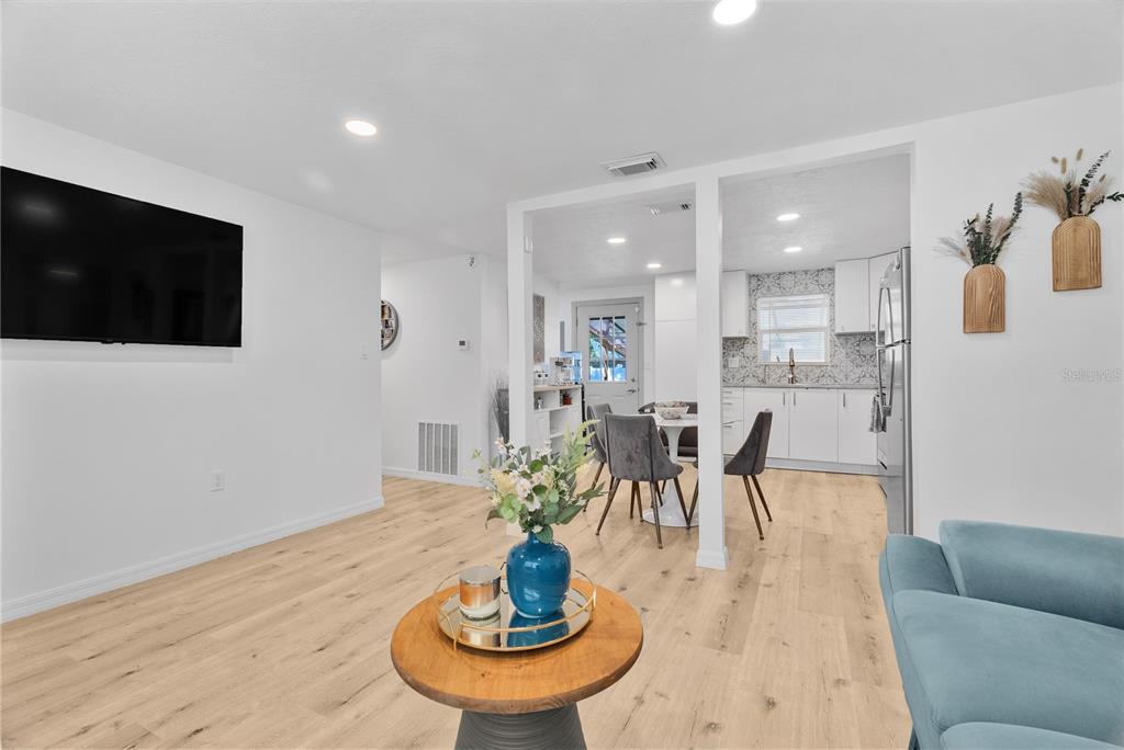 1237 Marygon Street Kissimmee, FL 34744 - Photo 5 of 37