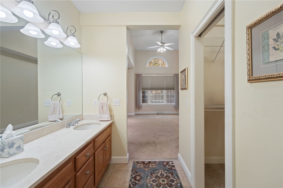 315 Old River Road, Unit 18 Lincoln, RI 02838 - Photo 27 of 50 Master bathroom