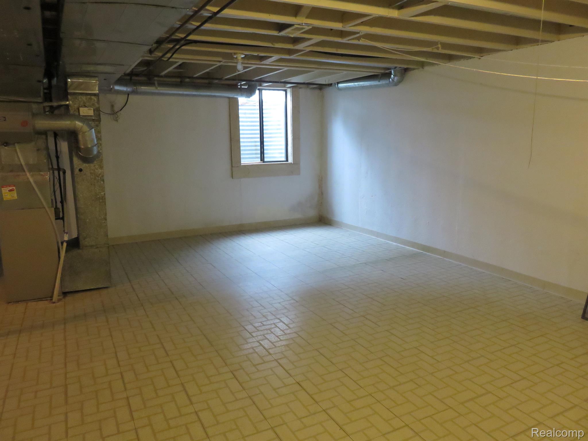 680 Tennyson, Unit 11 Rochester, MI 48307 - Photo 19 of 24 Gallery Image 19