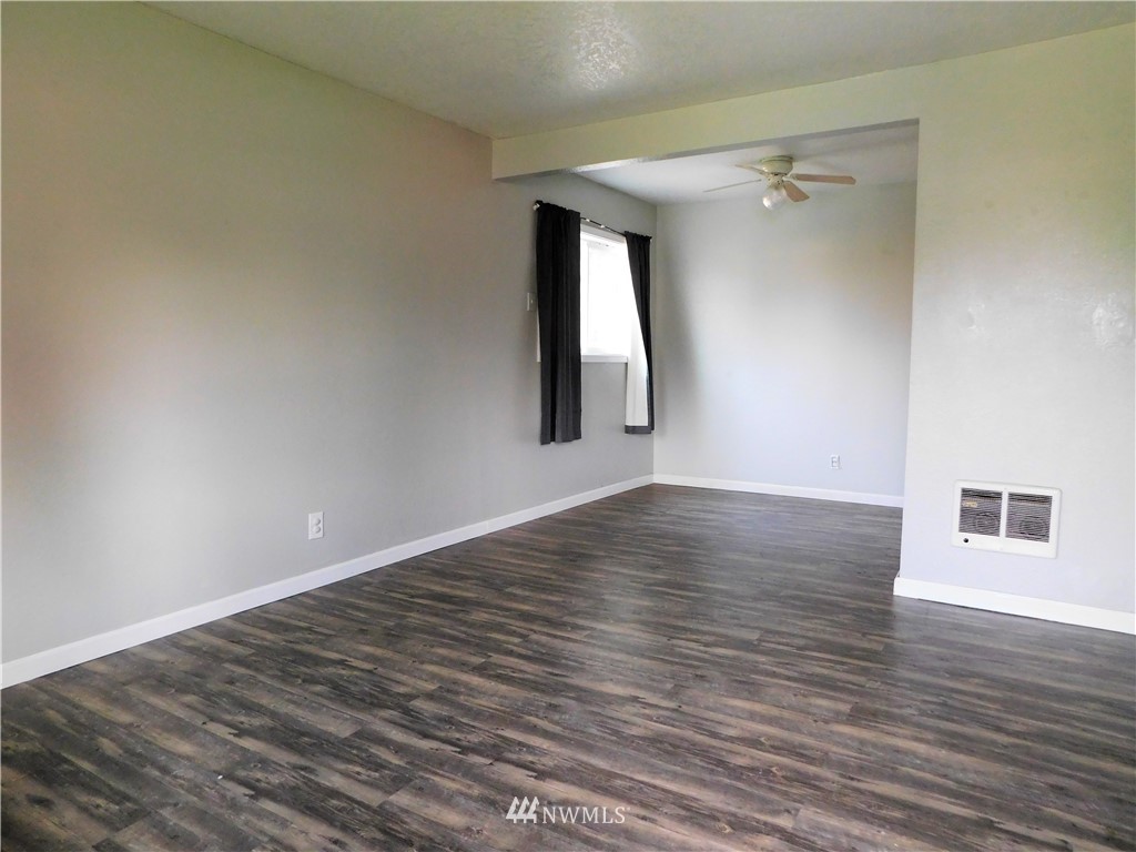 306 Colorado Street Longview, WA 98632 - Photo 12 of 21