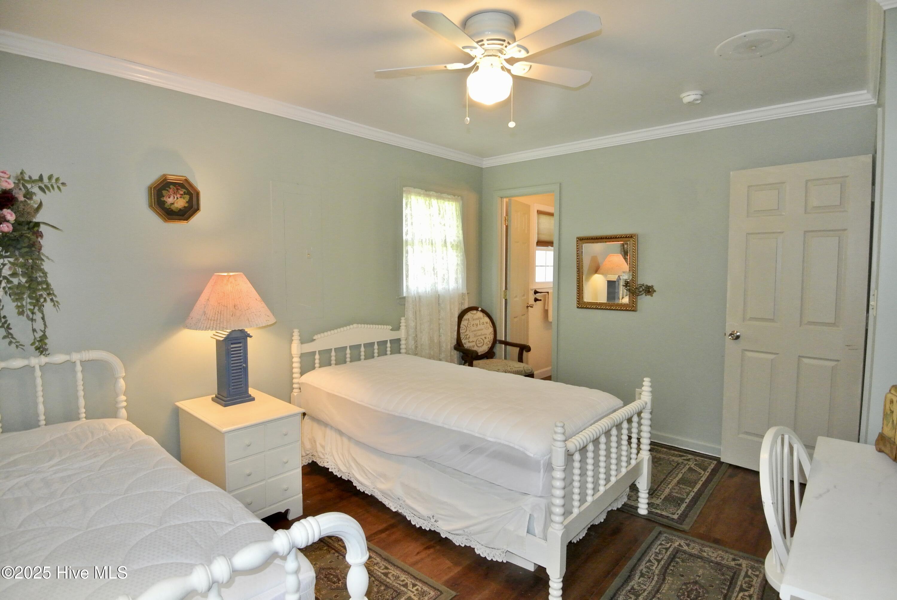 1307 Hunters Road New Bern, NC 28562 - Photo 15 of 27 Main bedroom