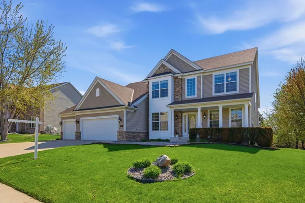 $749,900 | 749 Ali Lane, Victoria, MN 55386