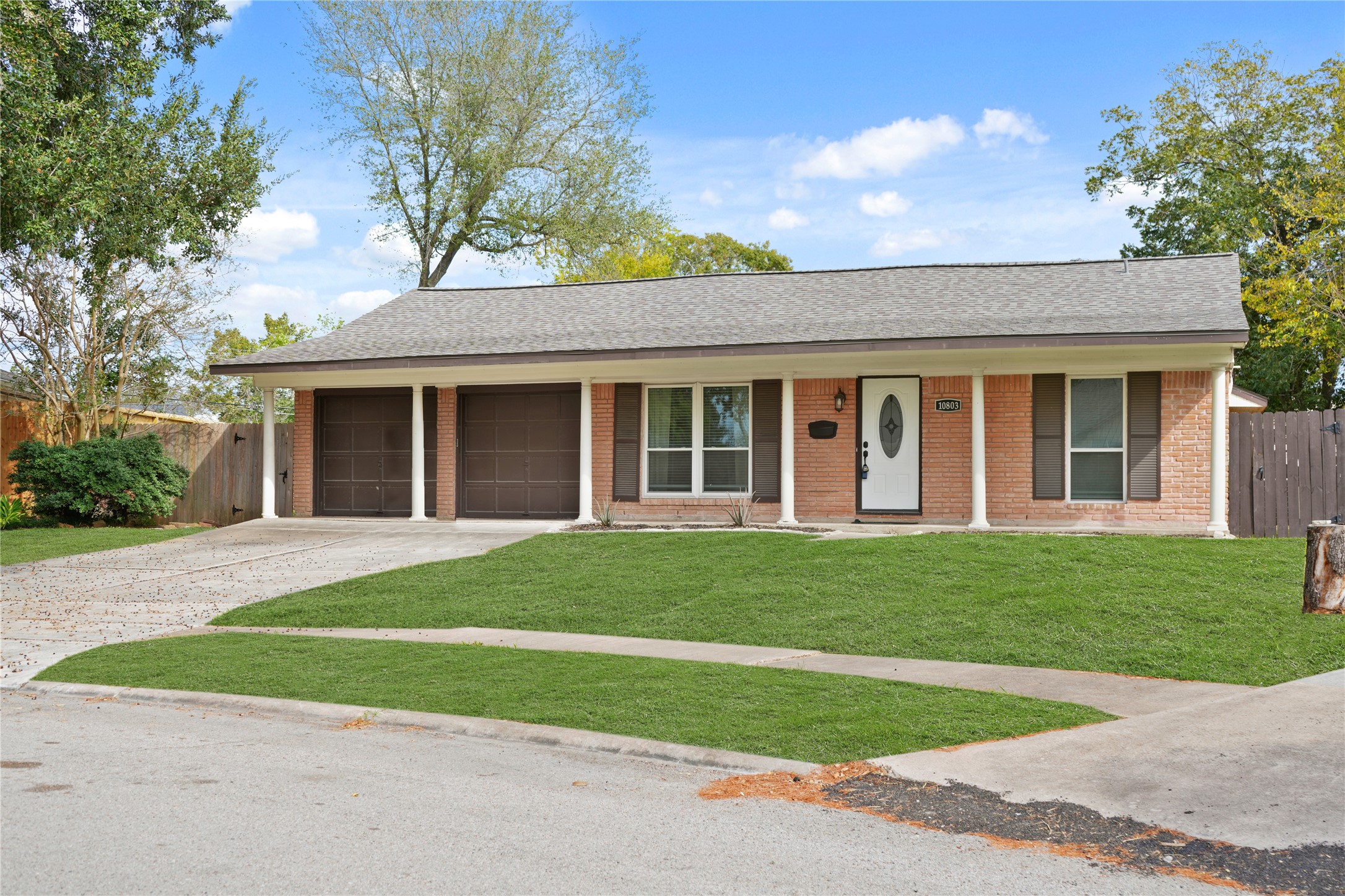 10803 Doud Street Houston, TX 77035 - Photo 5 of 29