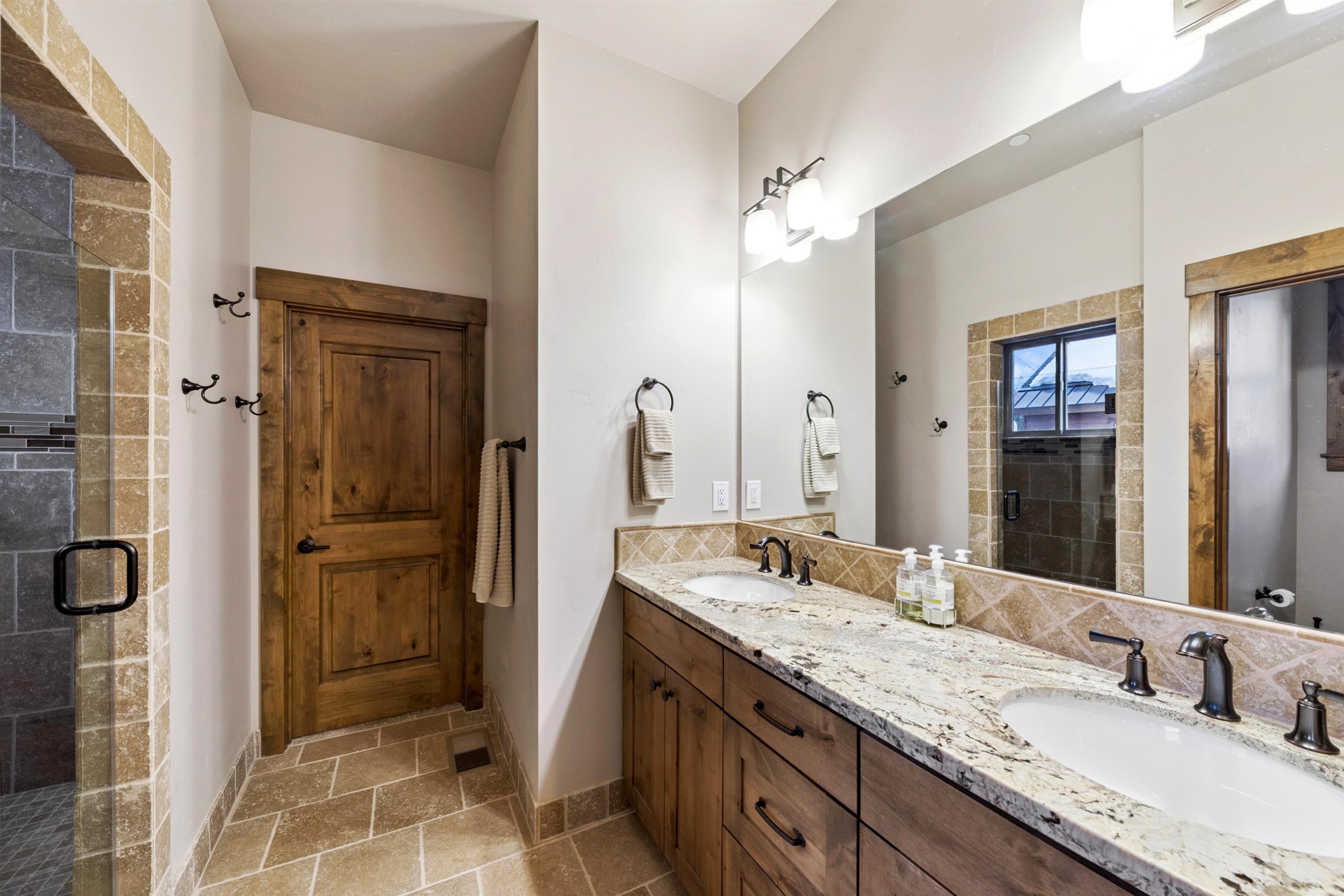 10935 Ski Slope Way Truckee, CA 96161 - Photo 12 of 28