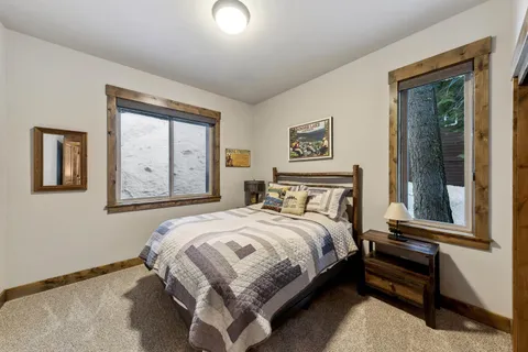 $2,350,000 | 10935 Ski Slope Way, Truckee, CA 96161