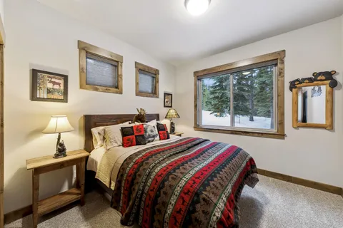 $2,350,000 | 10935 Ski Slope Way, Truckee, CA 96161
