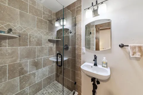 $2,350,000 | 10935 Ski Slope Way, Truckee, CA 96161