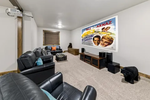 $2,350,000 | 10935 Ski Slope Way, Truckee, CA 96161