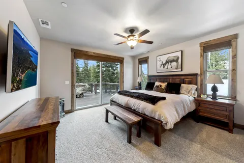 $2,350,000 | 10935 Ski Slope Way, Truckee, CA 96161