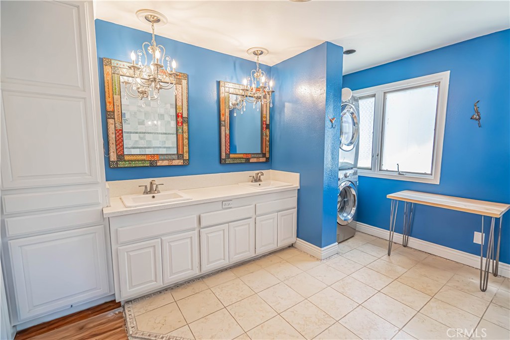 33306 Tyndall Road Agua Dulce, CA 91390 - Photo 45 of 70 Primary bathroom