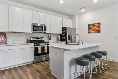 $319,900 | 7264 Governors Row, Avon, IN 46123