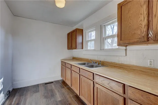 $95,000 | 416 East Jackson Street, Pittsburg, KS 66762