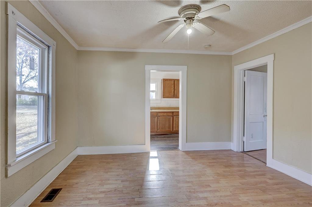 416 East Jackson Street Pittsburg, KS 66762 - Photo 7 of 25