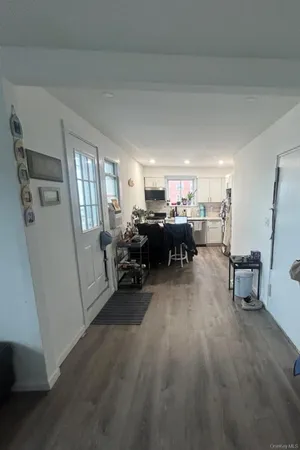 $2,900 | 555 West Broadway, Unit 2E, Long Beach, NY 11561