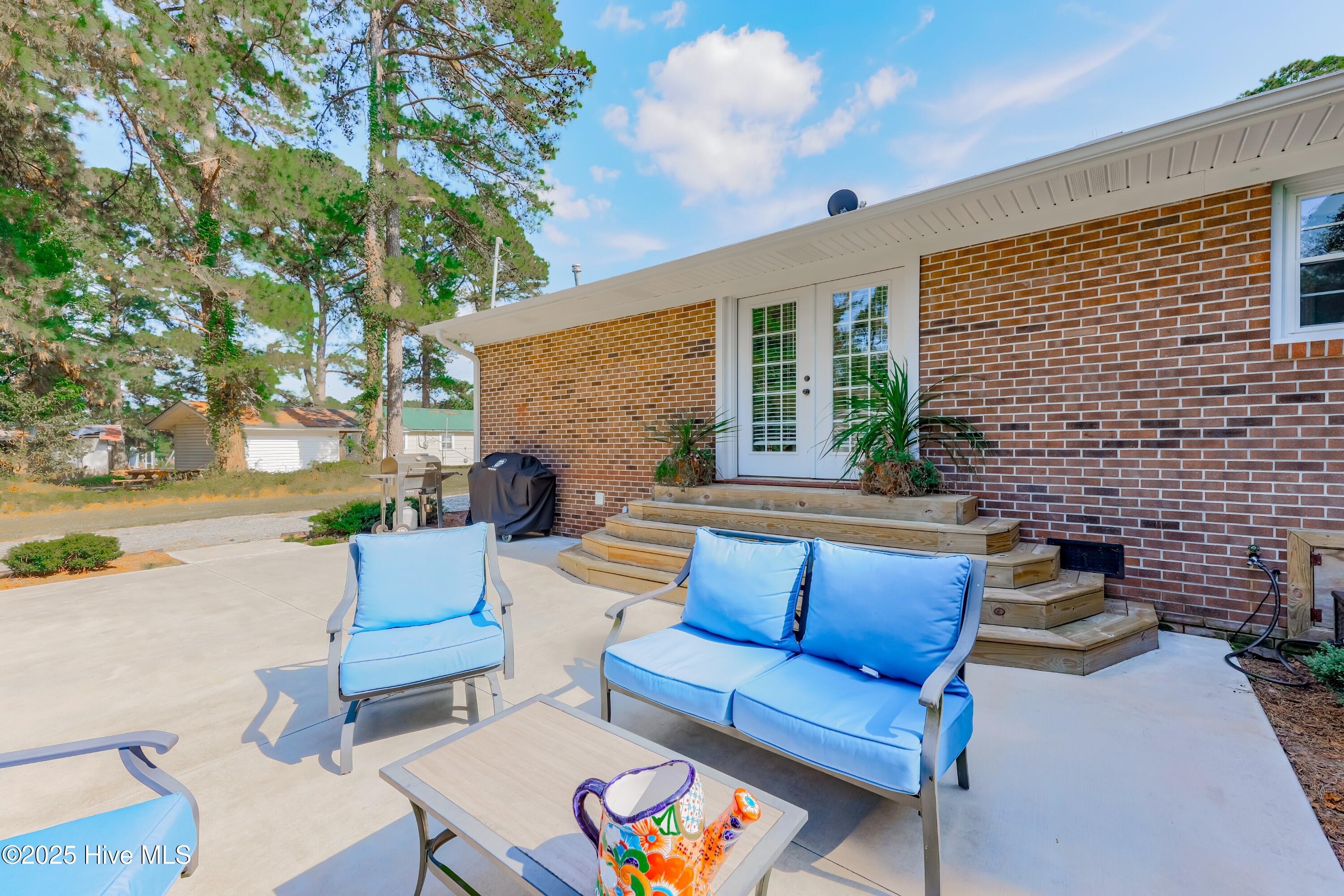 1110 South Dobson Chapel Road Magnolia, NC 28453 - Photo 10 of 46 Back patio