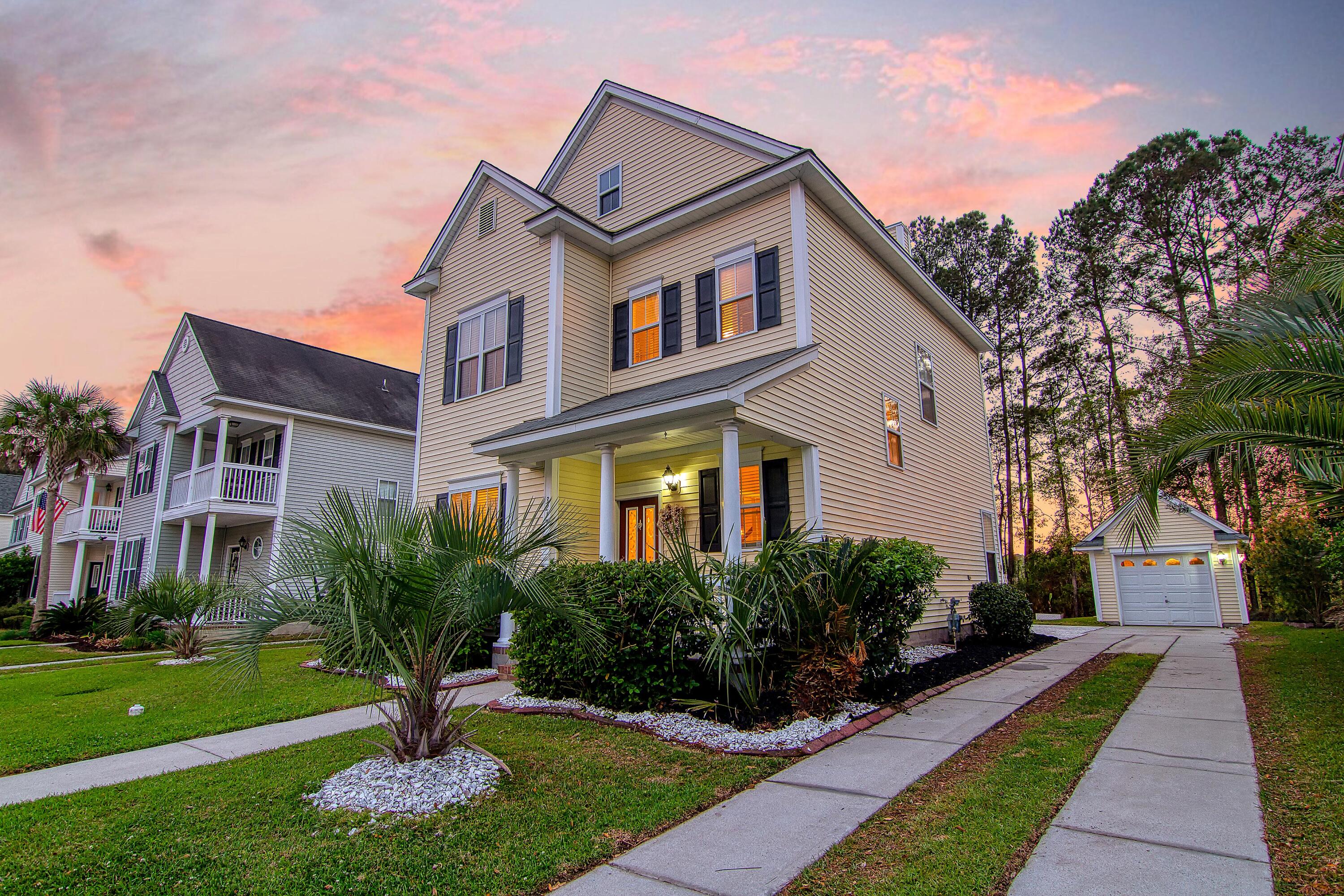 3217 Beaconsfield Road Mount Pleasant, SC 29466 - Photo 13 of 61 CREM_3217 Beaconsfield Twilight_010
