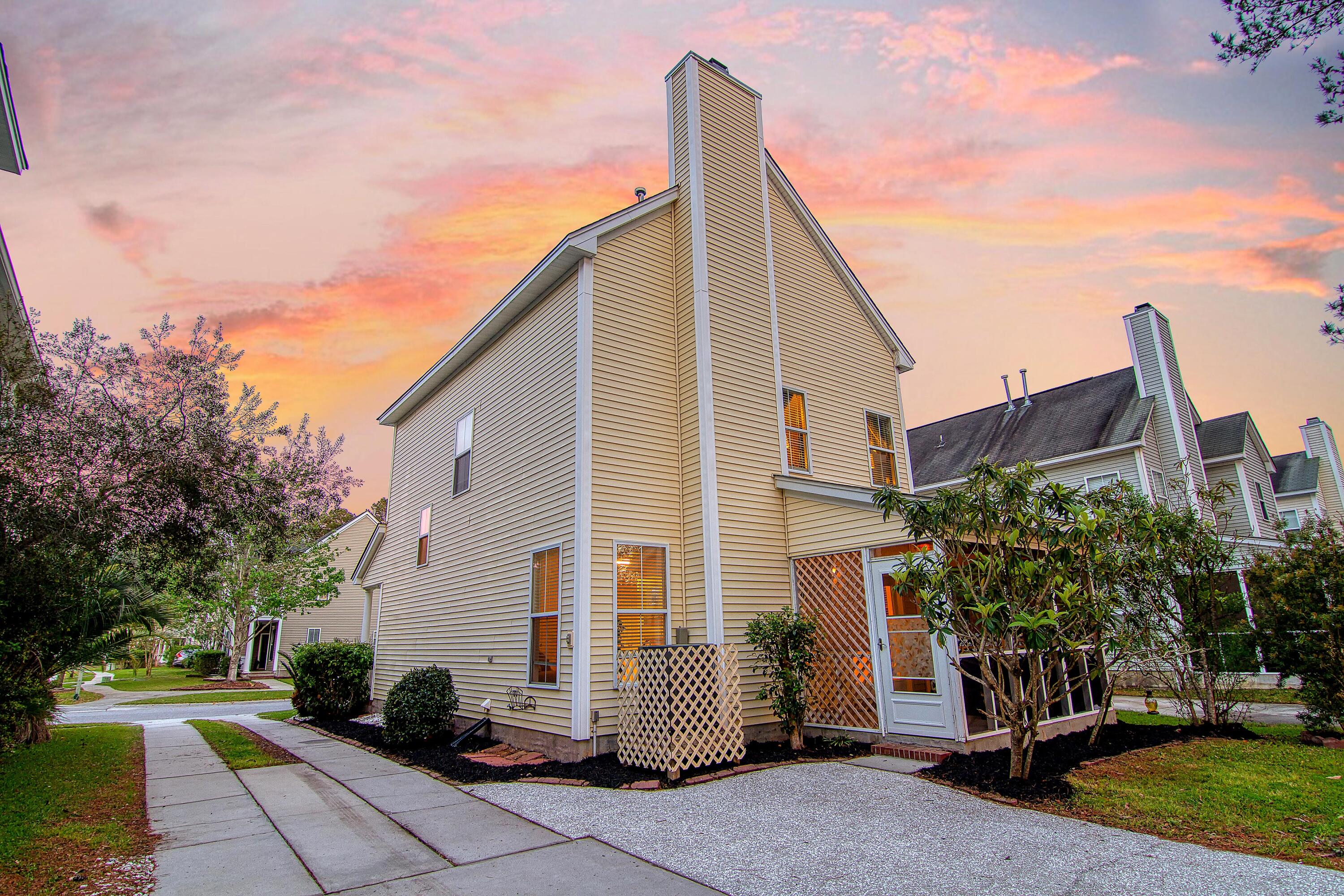 3217 Beaconsfield Road Mount Pleasant, SC 29466 - Photo 36 of 61 CREM_3217 Beaconsfield Twilight_009