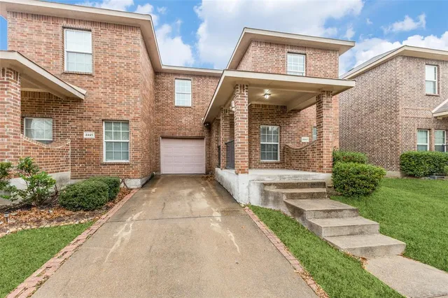 $3,120 | 2217 Stonebrook Lane, Mesquite, TX 75181