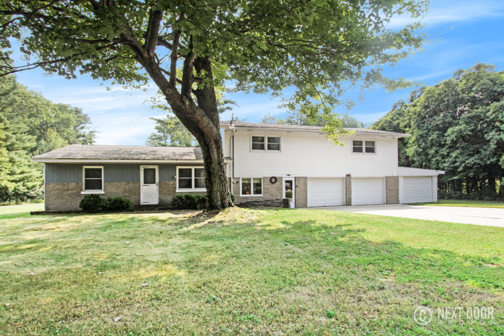5150 South Brooks Road Fruitport, MI 49415 - Photo 1 of 69 IMG_9327