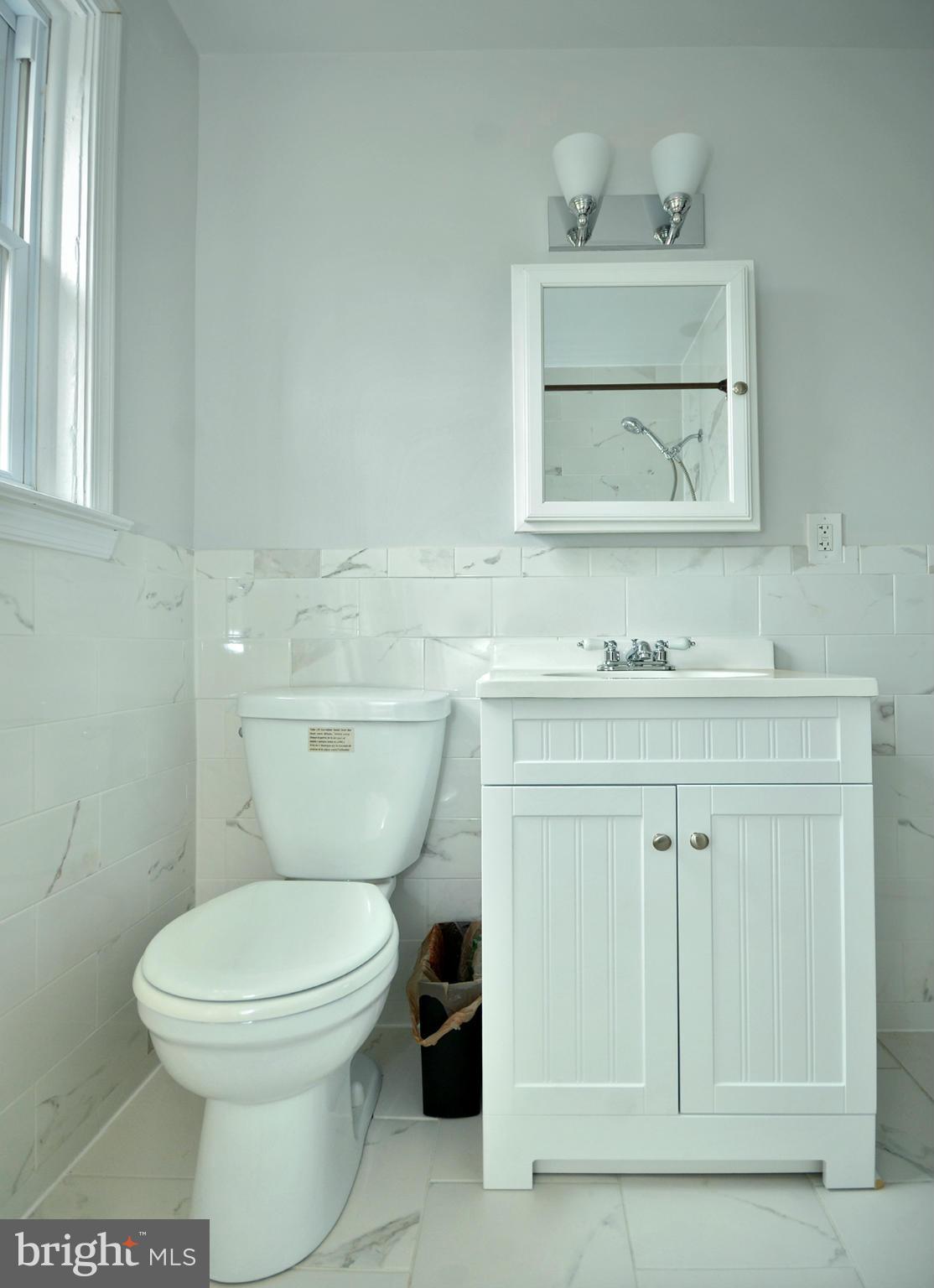 827 Rappolla Street Baltimore, MD 21224 - Photo 4 of 16 Bath