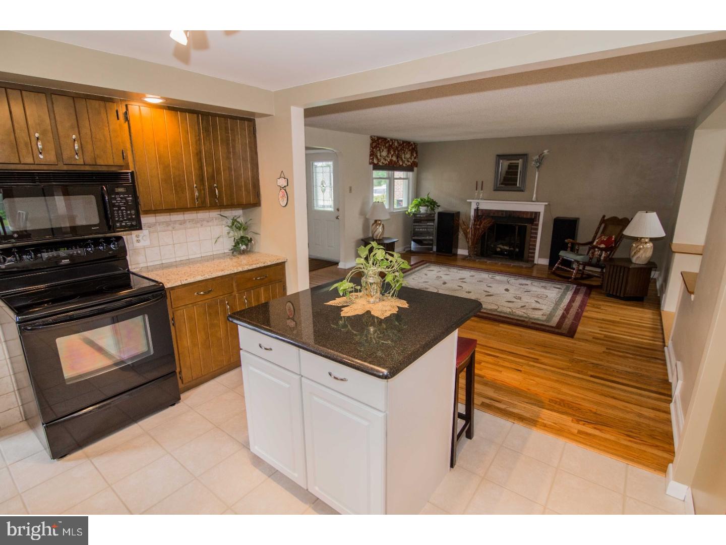 609 Wendy Road Morton, PA 19070 - Photo 4 of 24 Kitchen