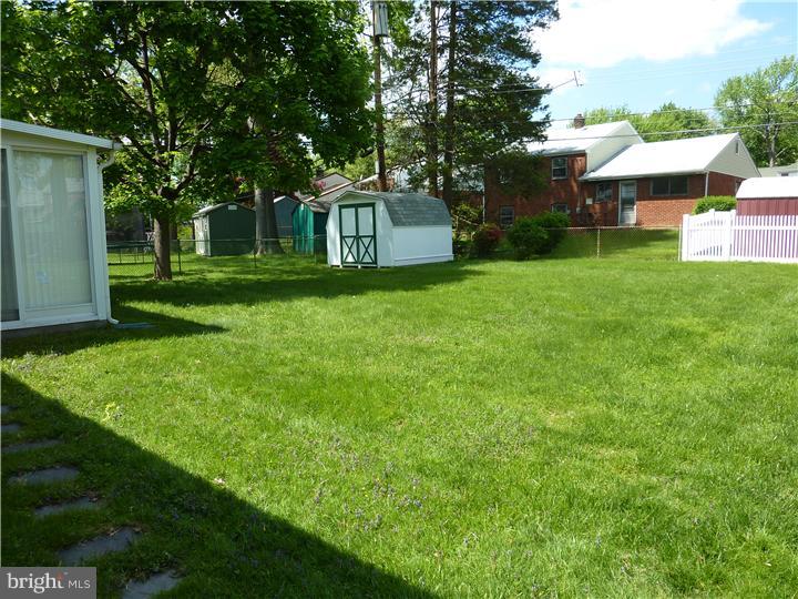 333 Parham Road Springfield, PA 19064 - Photo 3 of 7 Back Yard