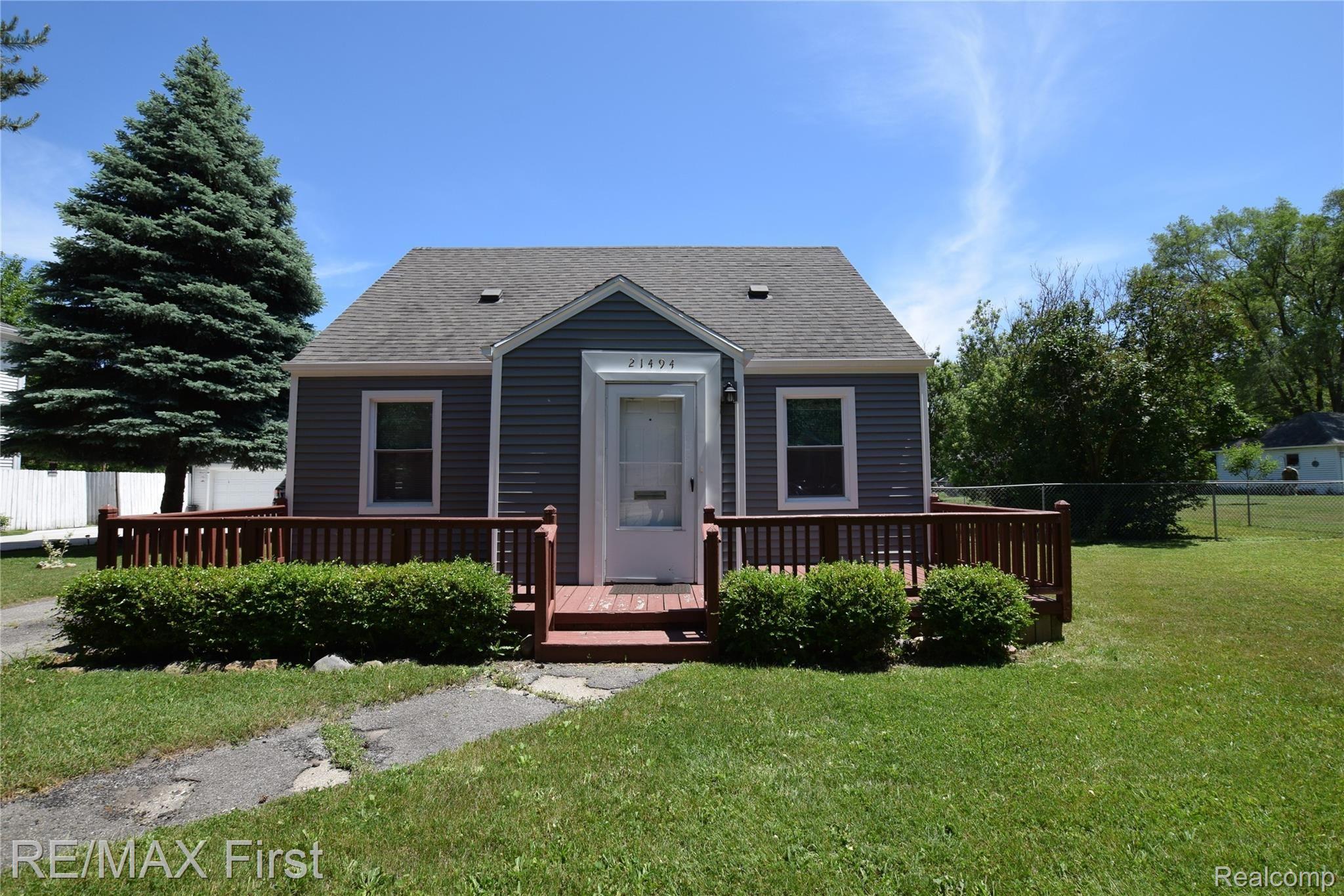21494 Doepfer Road Warren, MI 48091 - Photo 1 of 33 DSC_0249.JPG